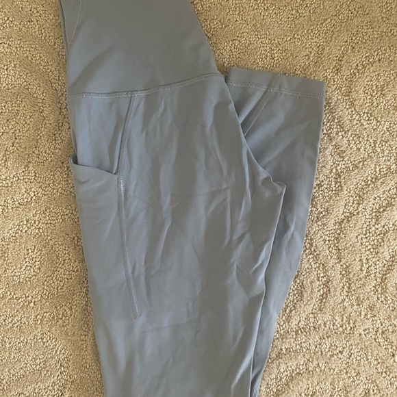 Lululemon align leggings with pockets size 4 - Picture 2 of 3